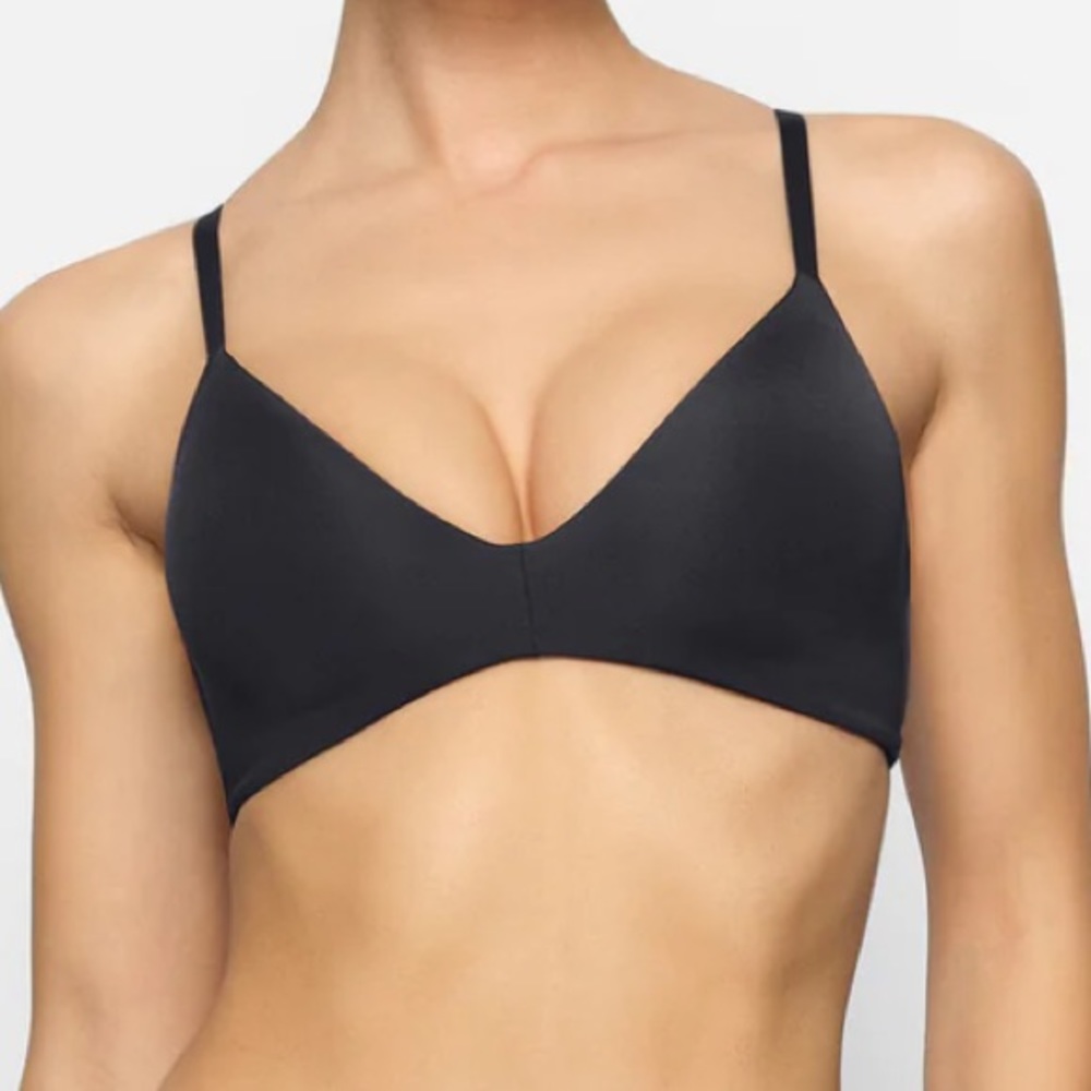 SKIMS WIRELESS FORM T-SHIRT DEMI BRA 34A | ONYX & SIENNA